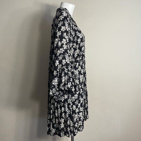Uncle Frank Dress Size Medium Embroidered Black Floral Bell Sleeve Rayon V-Neck - Picture 7 of 13